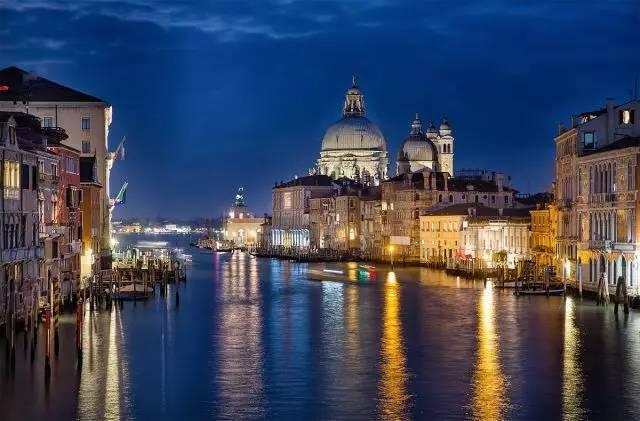 威尼斯的小艇旅游攻略，威尼斯小艇旅游风景视频-第5张图片-巾文百科